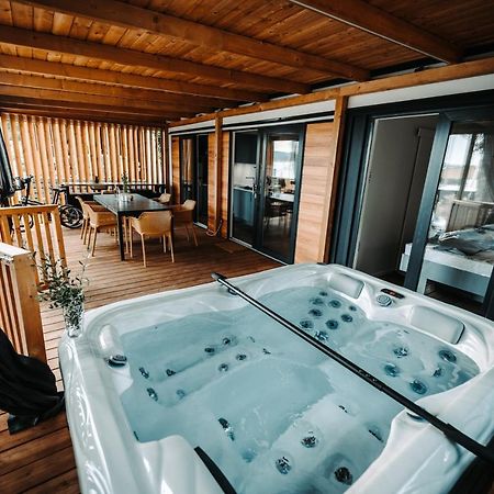 Sea House Shade, Pool & Jacuzzi - Privilege Point Camping & Villas Selce Bagian luar foto